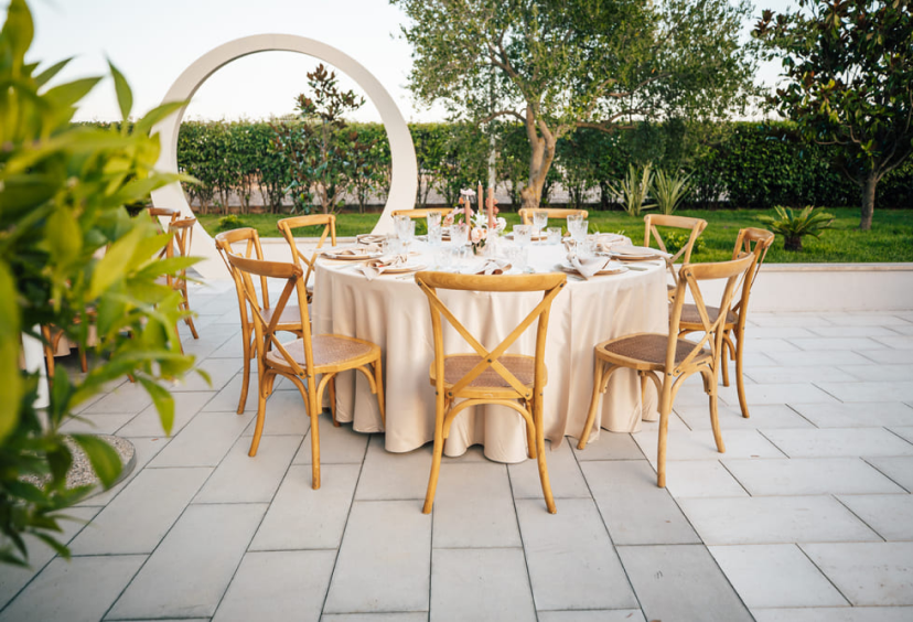 mirabilis-je-mjesto-gdje-se-uziva-u-ljetnim-koktelima-i-
dalmatinskim-zalogajima-31008